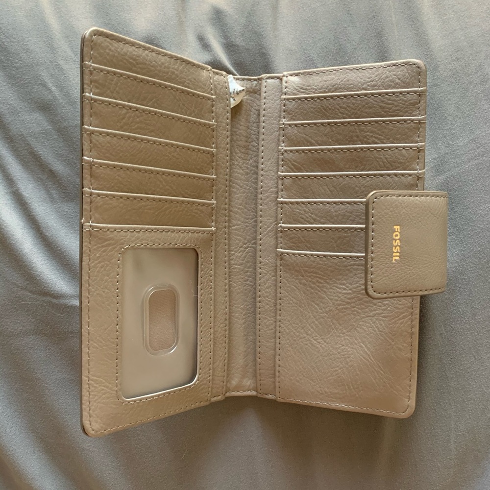New! Rfid Blocking Fossil Snap Closure Wallet - image 4